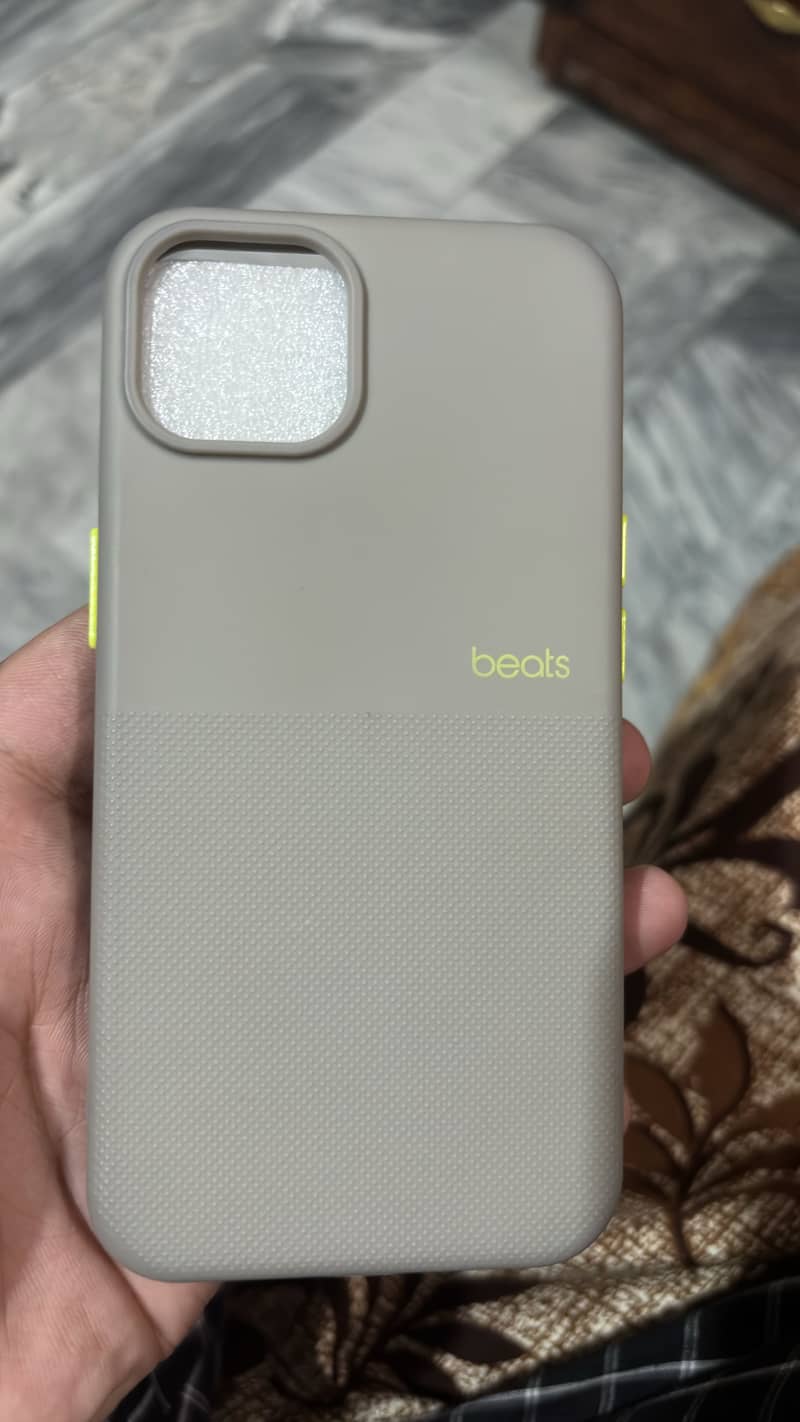 iPhone 13 covers 11