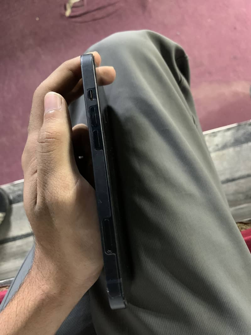 Apple iPhone 13 1