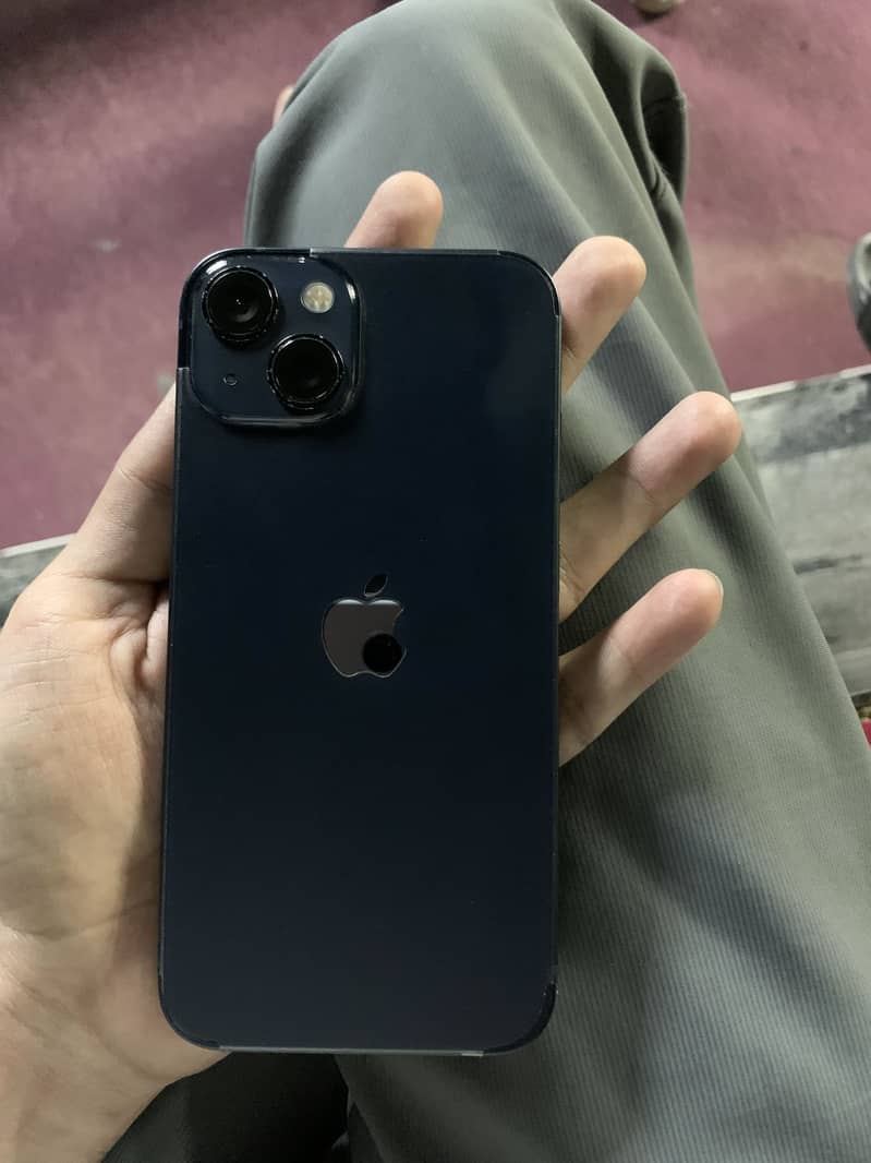 Apple iPhone 13 3