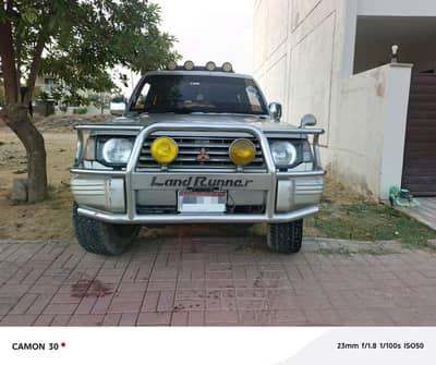 Mitsubishi Pajero 1990