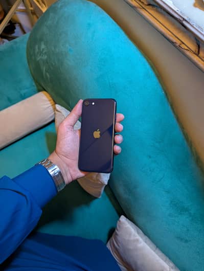 Iphone SE 3rd 2022 with full sim time