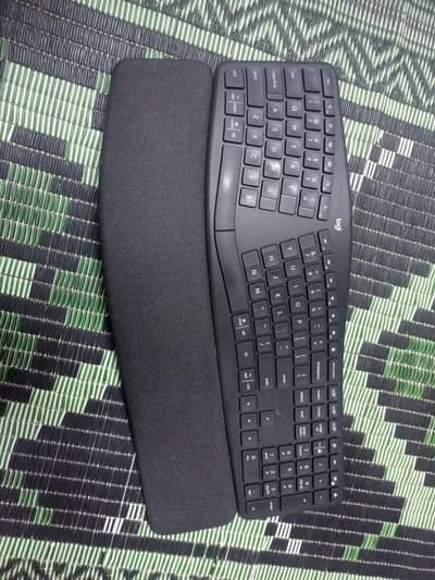 Logitech ERGO K860 Wireless Ergonomic Keyboard
