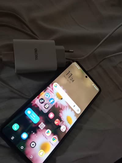 Tecno CAMON 20