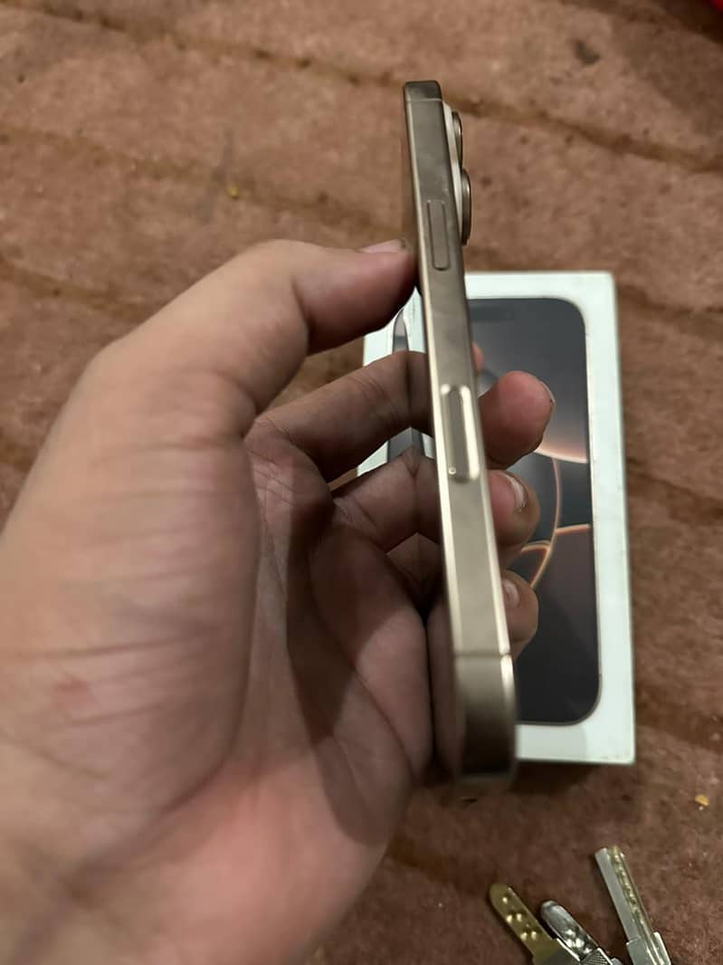 Apple iPhone 16 Pro 7