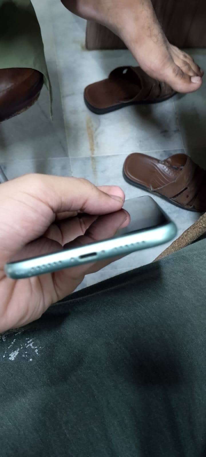 Apple iPhone 11 4