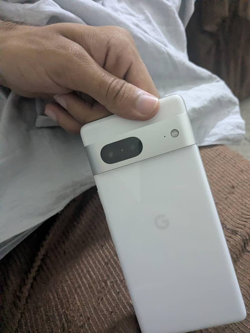 Google Pixel 7 4