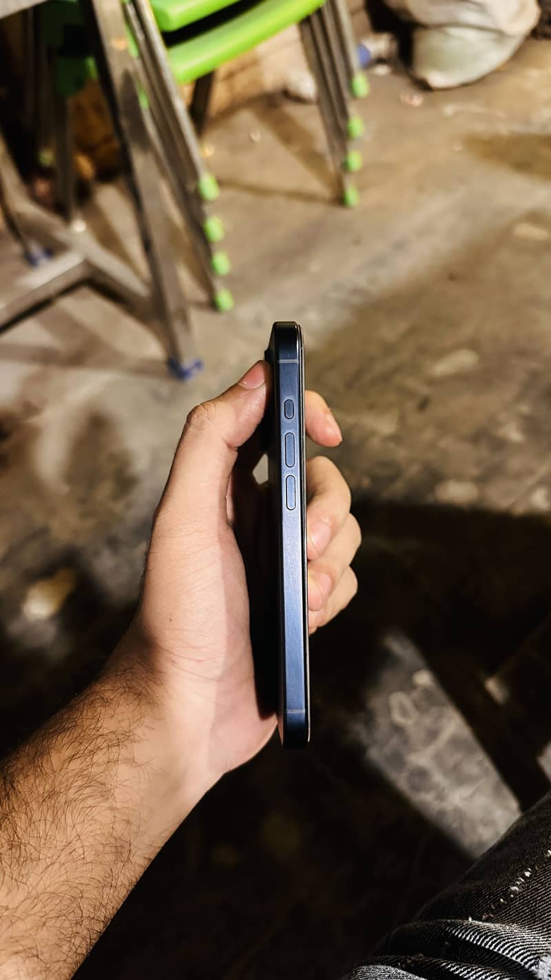 Iphone 15 pro 4