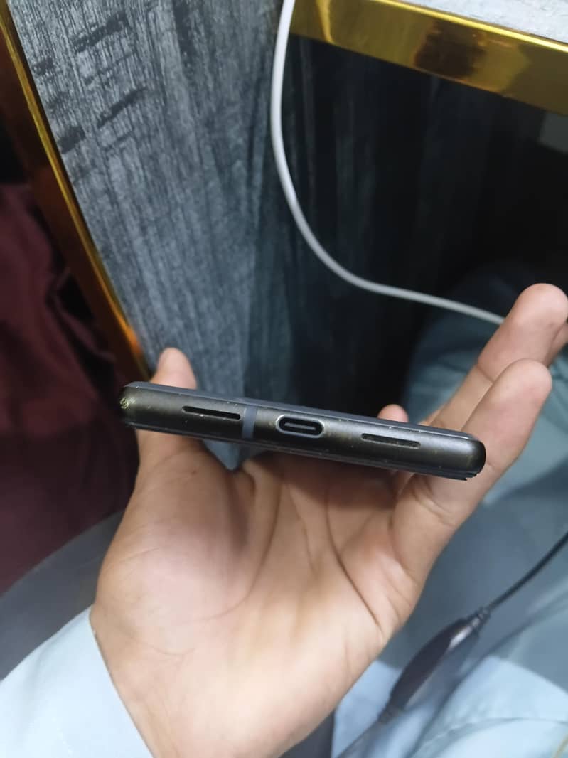 Google Pixel 6 4