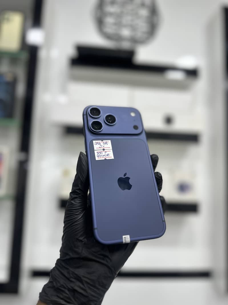 Apple iPhone 17 Pro Max 0