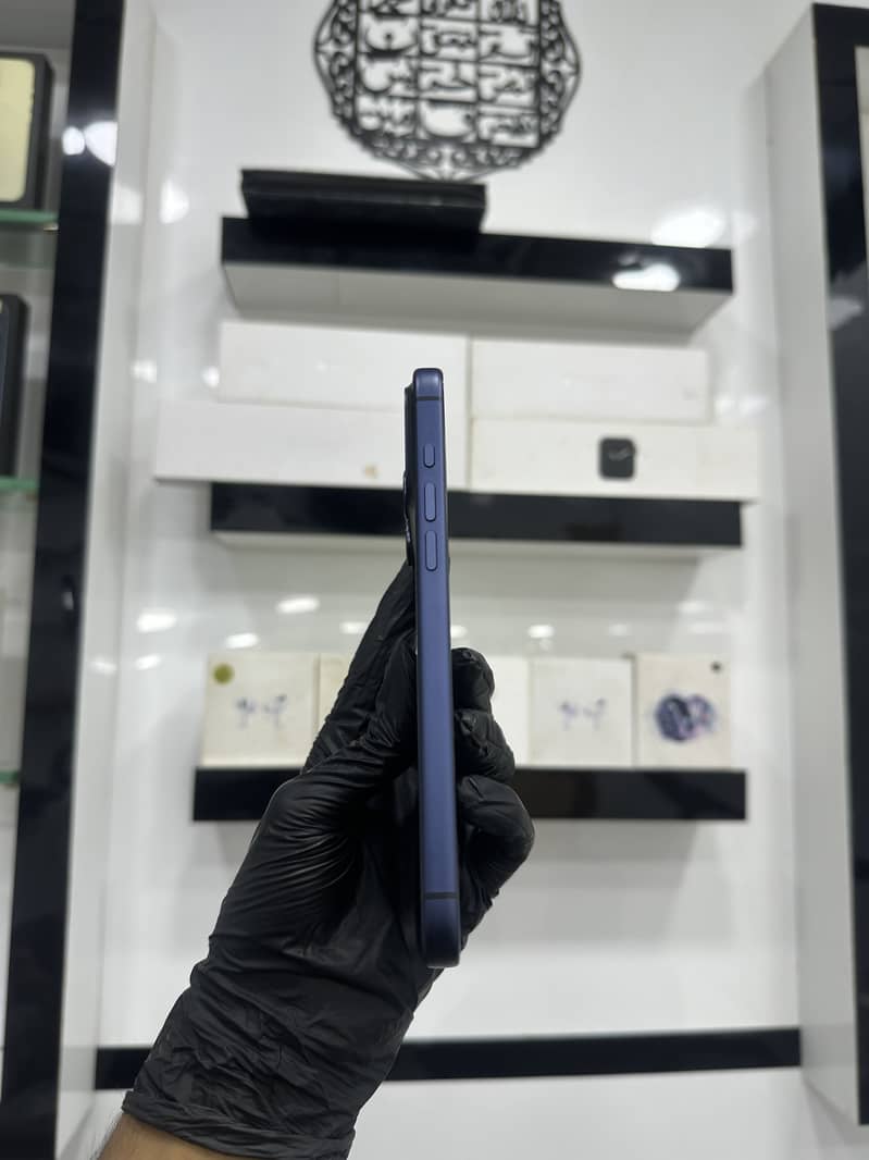 Apple iPhone 17 Pro Max 2