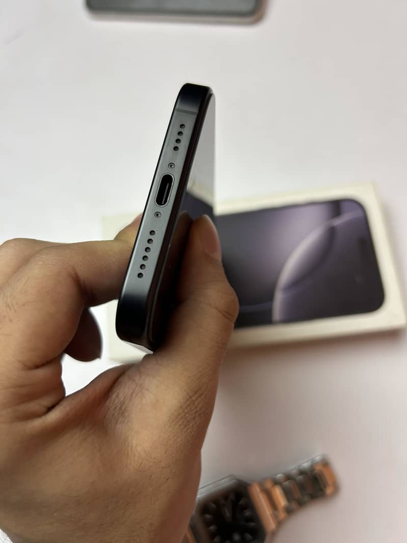 iPhone 16 Pro Max 7