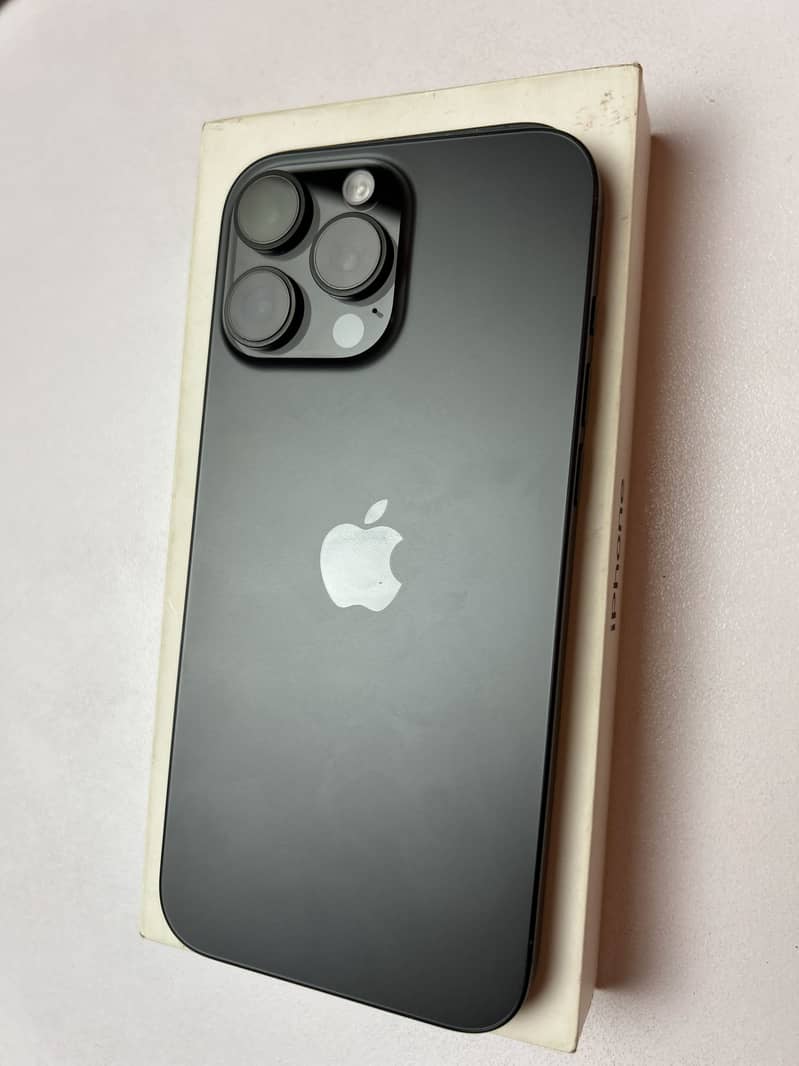 iPhone 16 Pro Max 10