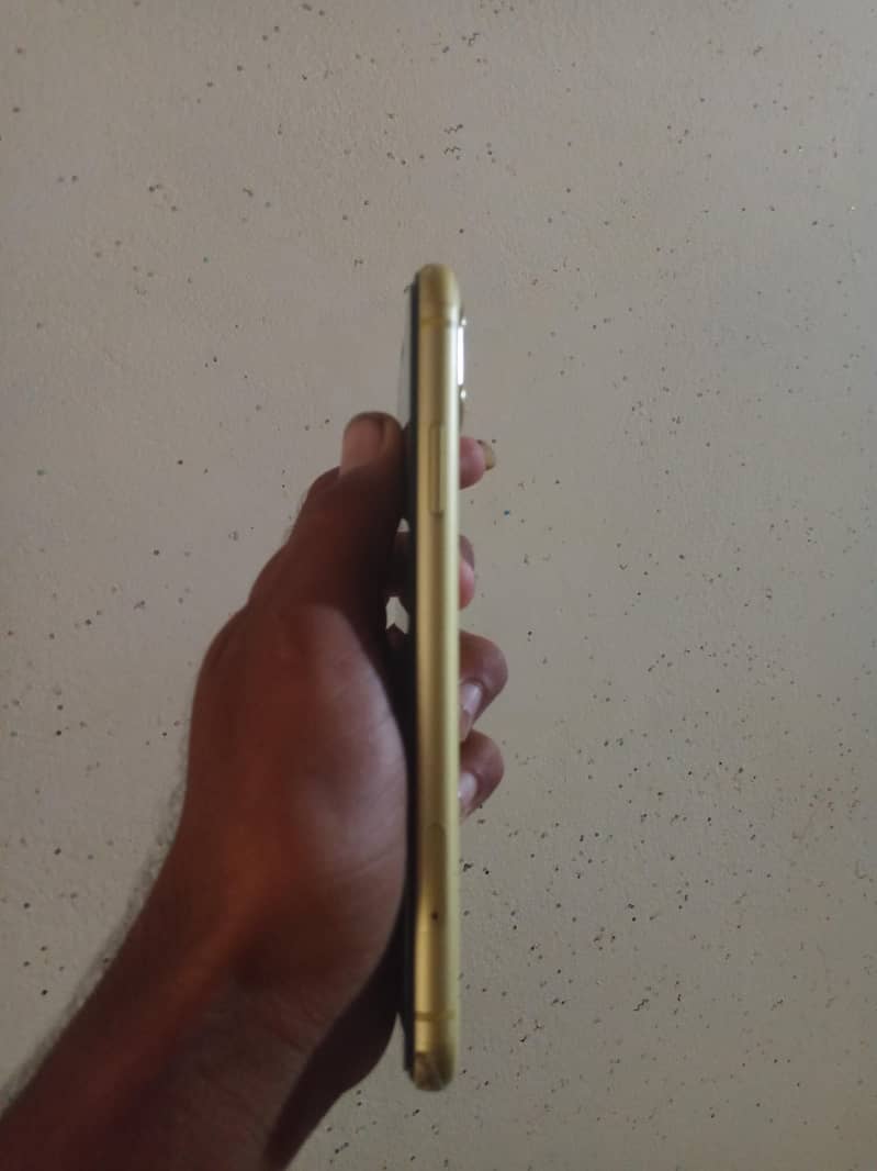Apple iPhone 11 sim time 2