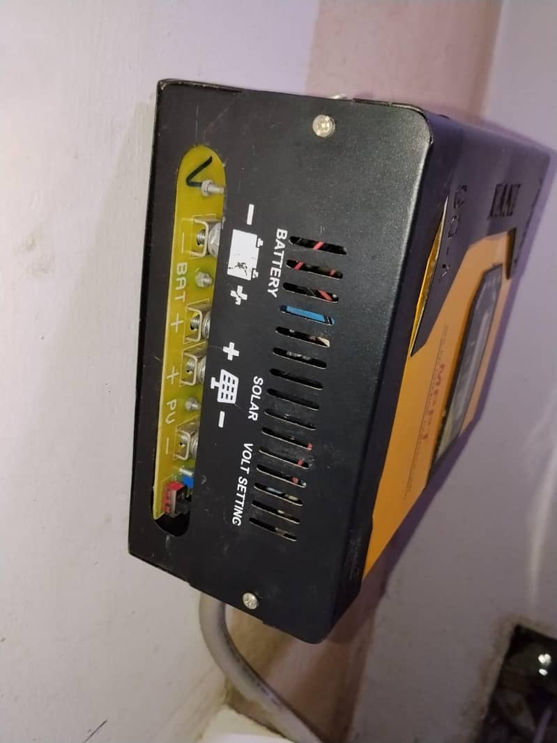 (90A) MPPT Solar charge controller 1