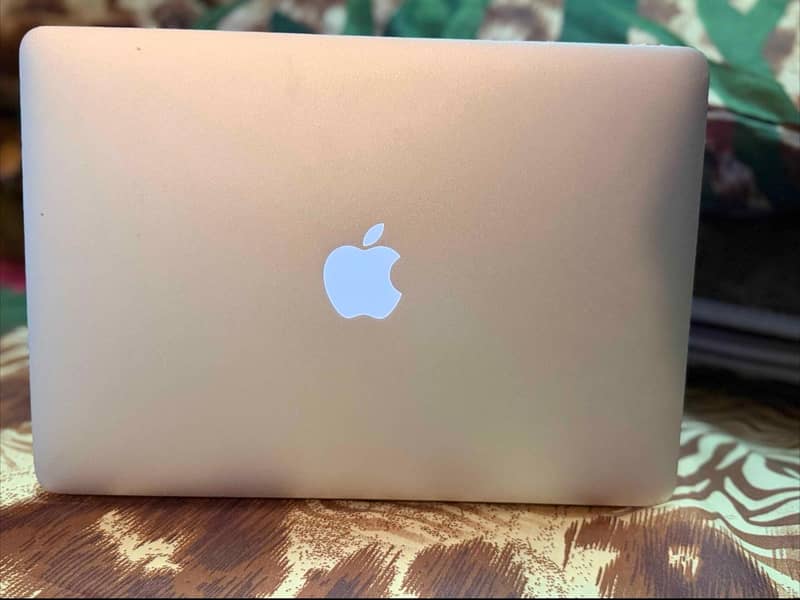 MacBook 2017 3