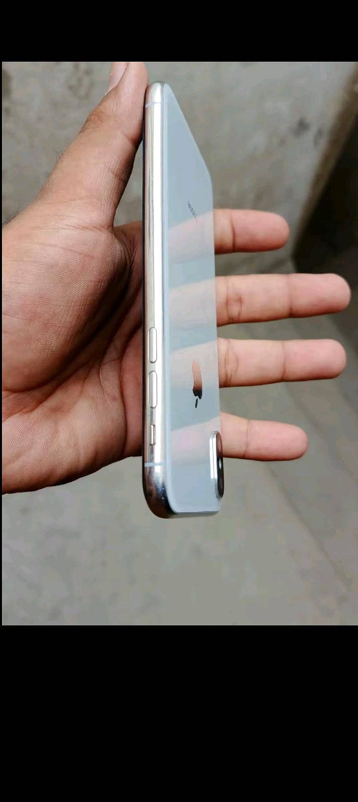 Apple iPhone X 3