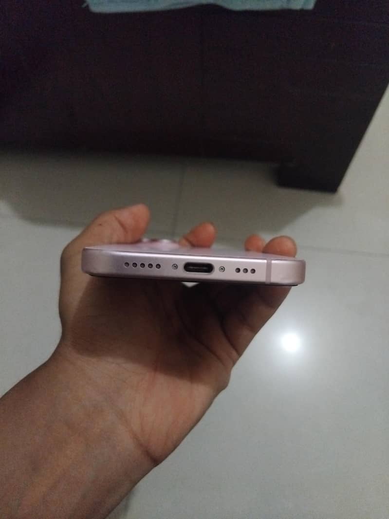 Apple iPhone 15 3
