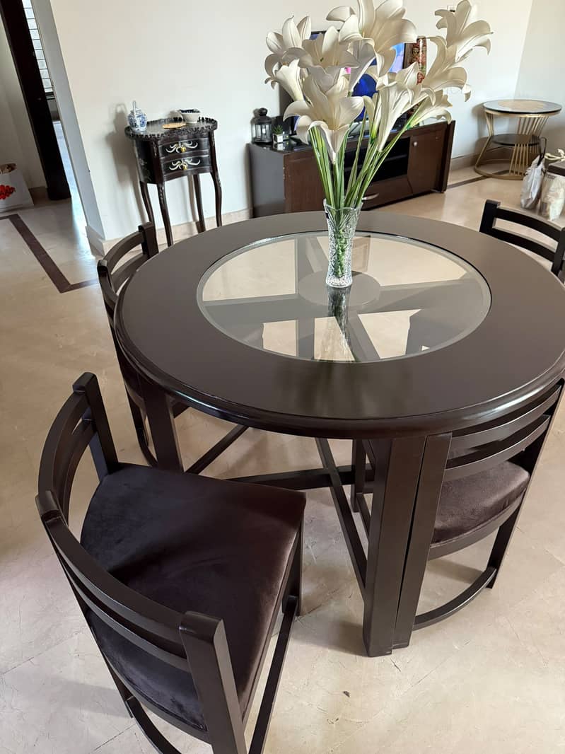 Round Glass Dining Table Set 0