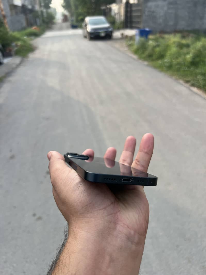 iPhone 14 2