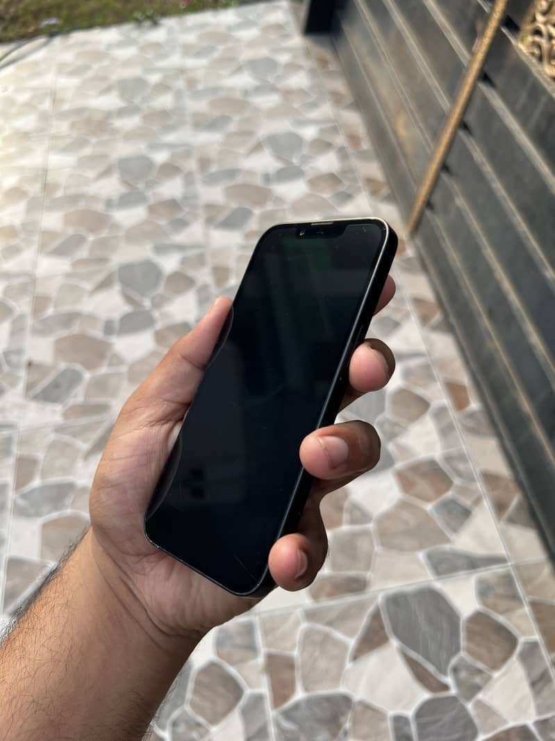 iPhone 14 4