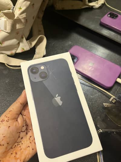 Apple iPhone 13