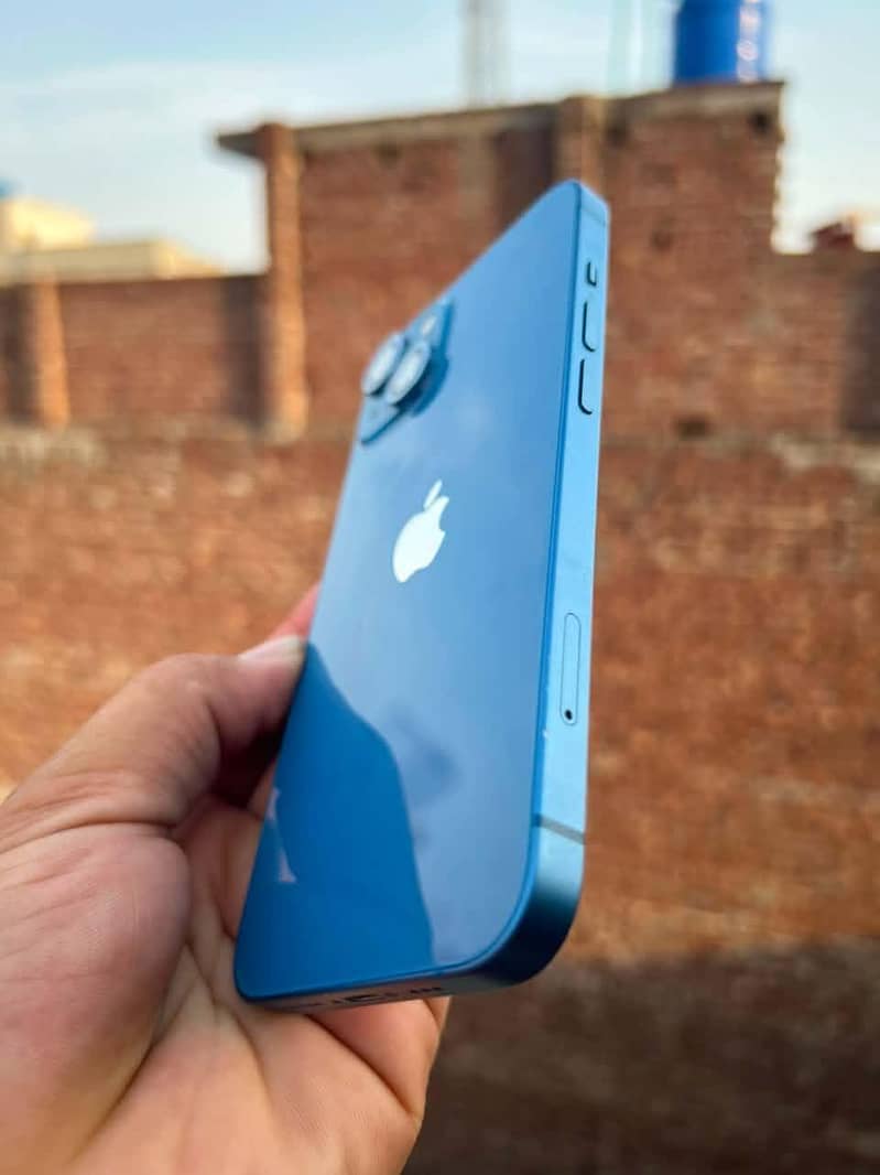 Apple iPhone 13 3