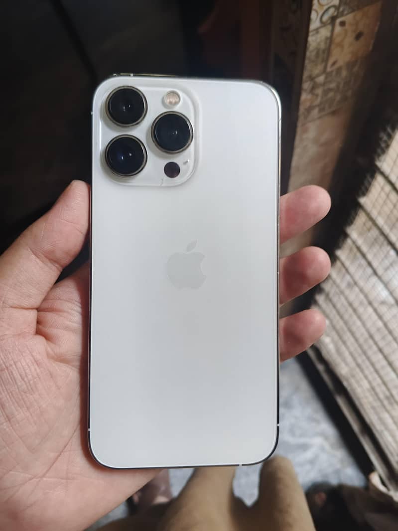 Apple iPhone 13 Pro 0