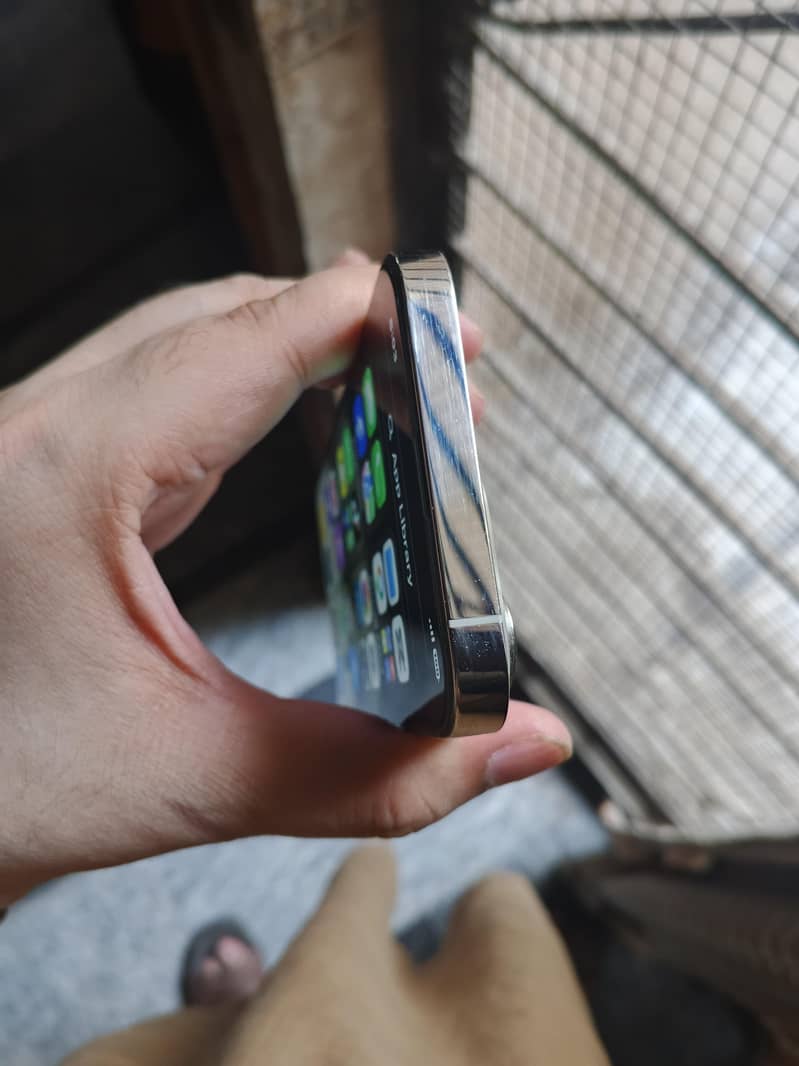 Apple iPhone 13 Pro 11