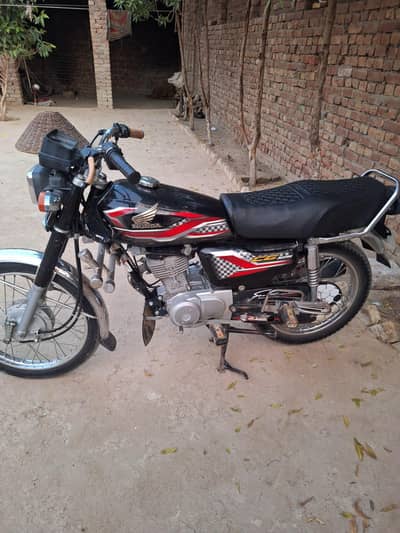 Honda CG 125 model 24 black color