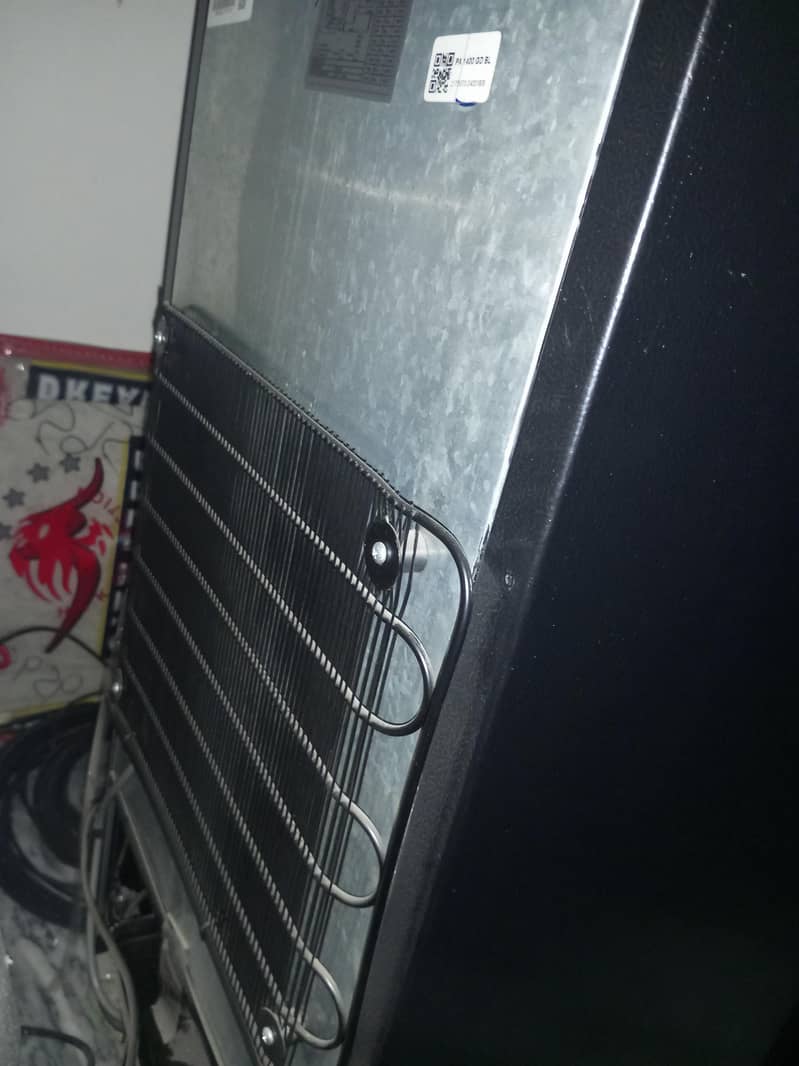 PEL Mini Fridge / Compact Refrigerator (Black) – Mint Condition 3