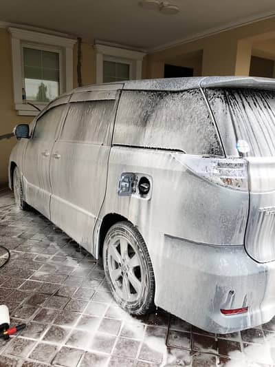Car Wash Business kay liye larkay ki zarurat ha.