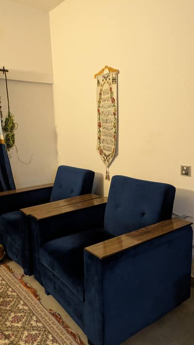 Modern Royal Blue 5-Seater Velvet Sofa Set (3+1+1) – Good Condition!