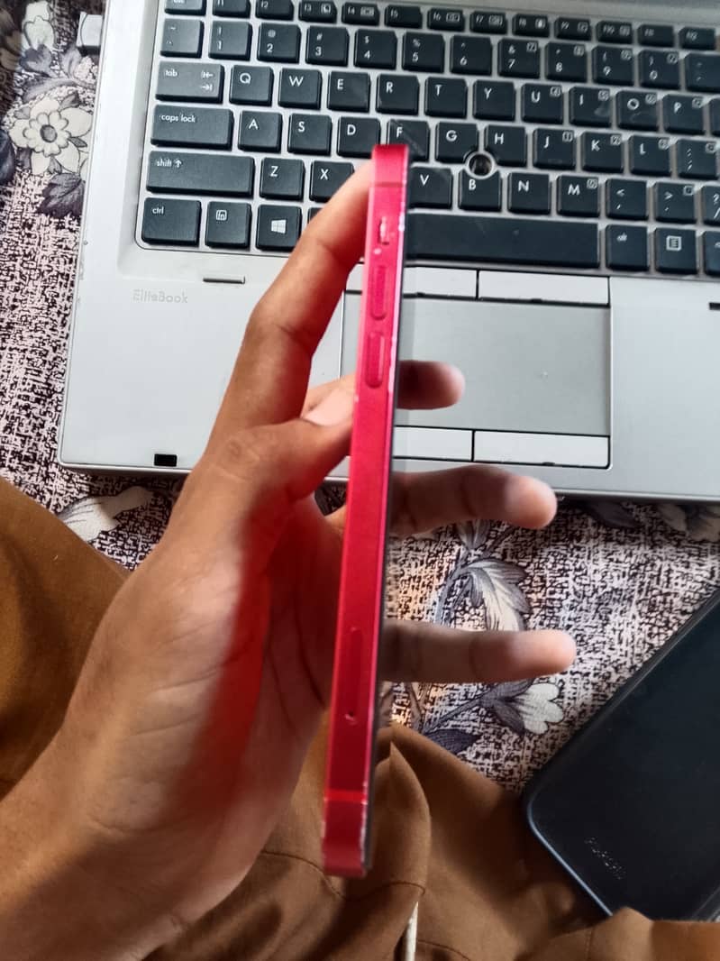 iPhone 12 4