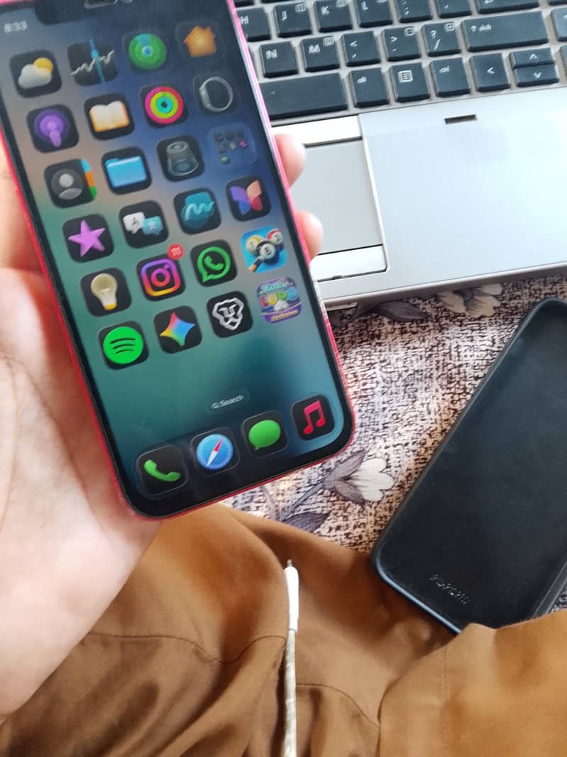 iPhone 12 8