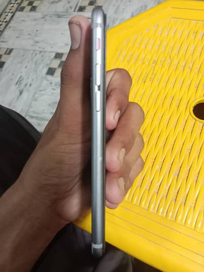 Apple iPhone 6S