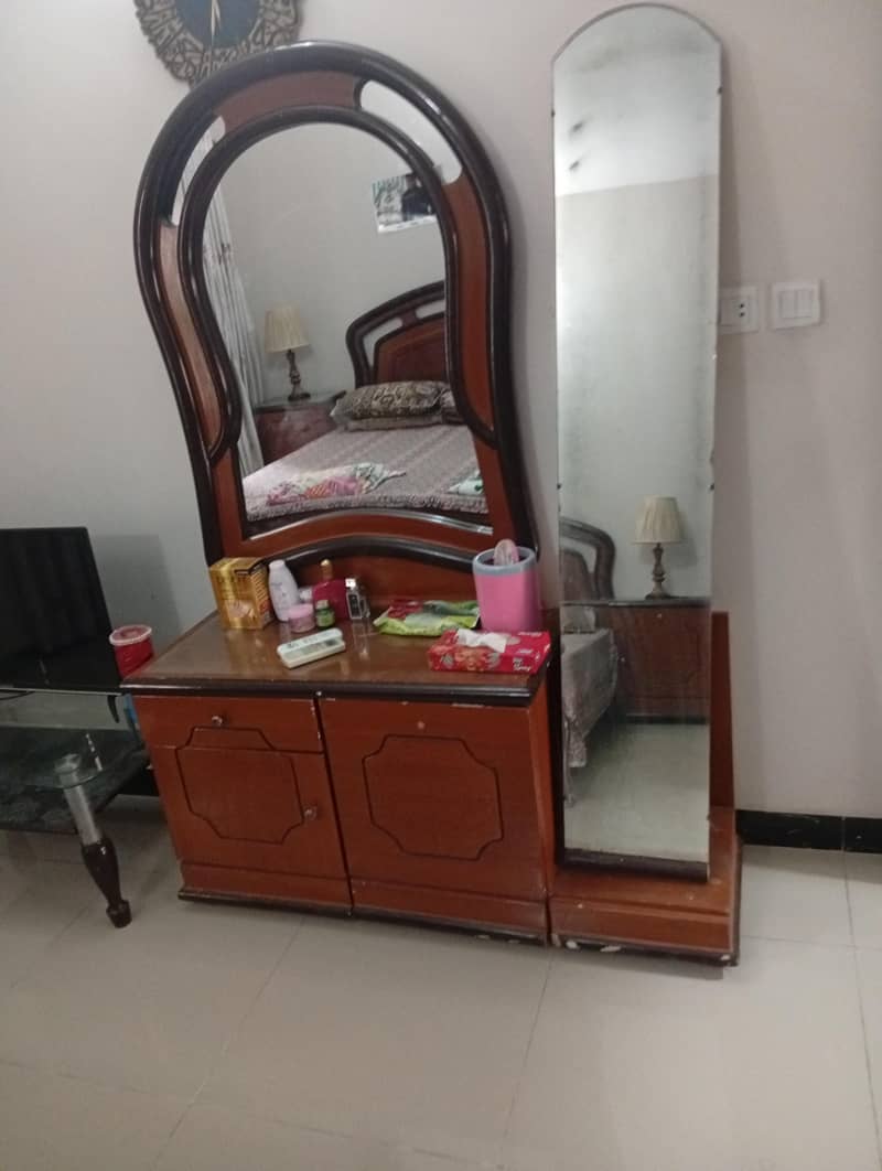 bed set and table 6