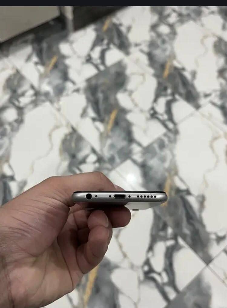 Apple iPhone 6S 2