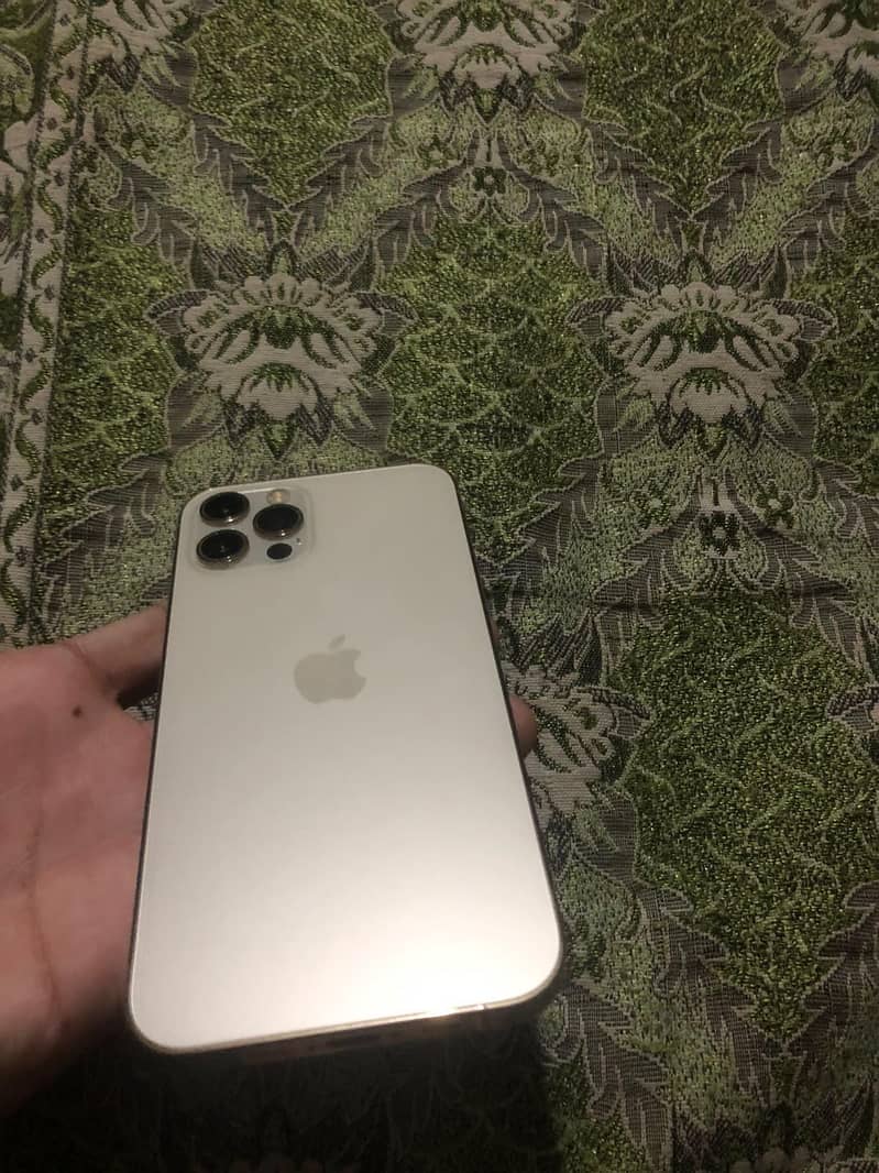 Apple iPhone 12 Pro 4