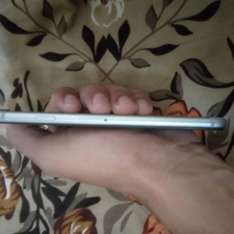 Apple iPhone 6 1