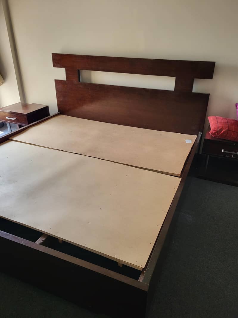 Bed with side tables 1