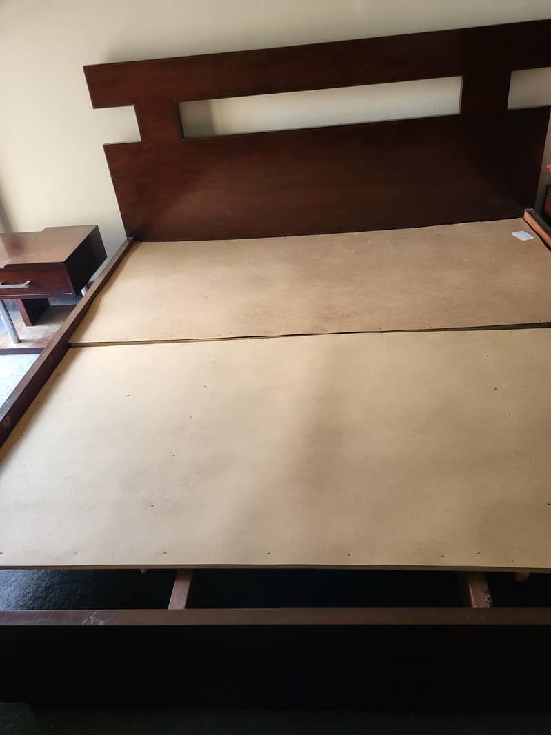 Bed with side tables 2