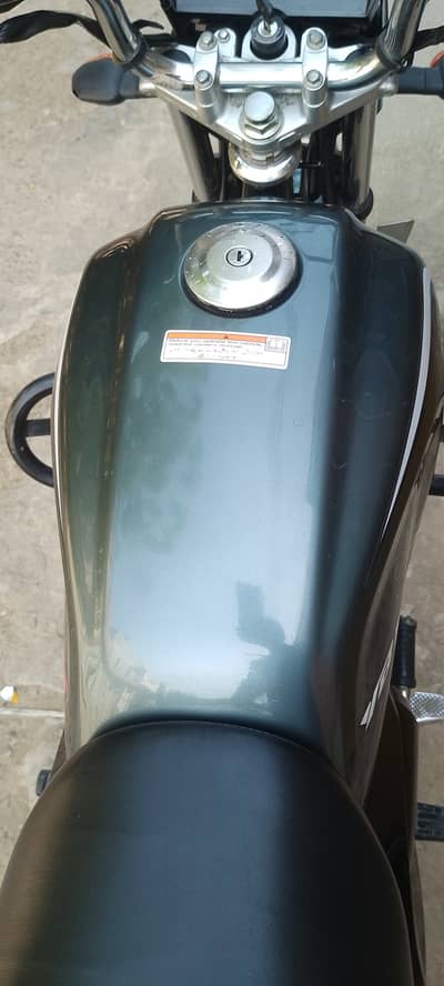 YB 125Z-DX (2025 Model) – 100% Brand New Condition 300-8382387