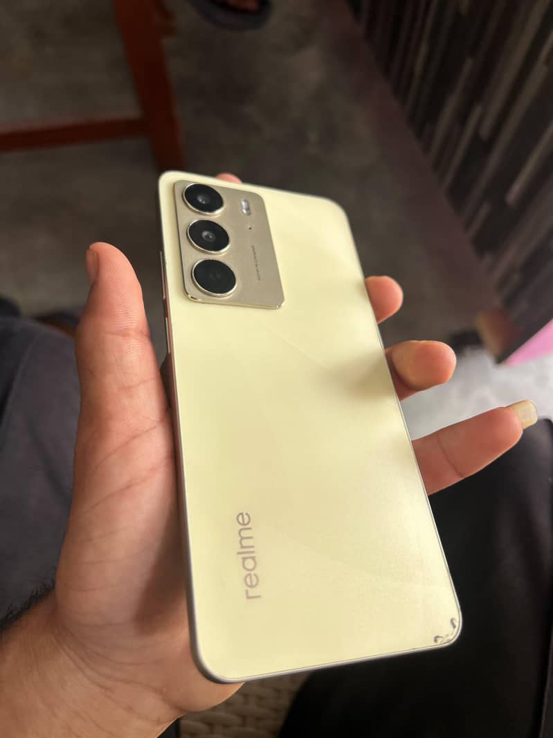 Realme C75 4