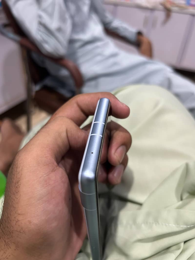 Google Pixel 7a 2