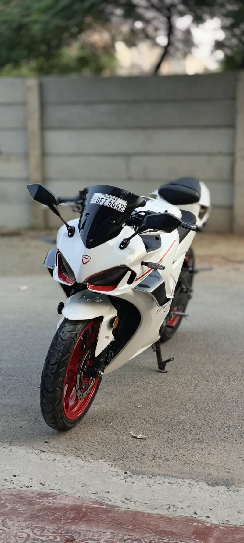 ducatin 400cc 3
