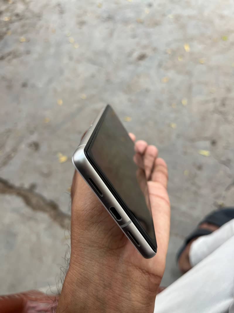 Google Pixel 7 3