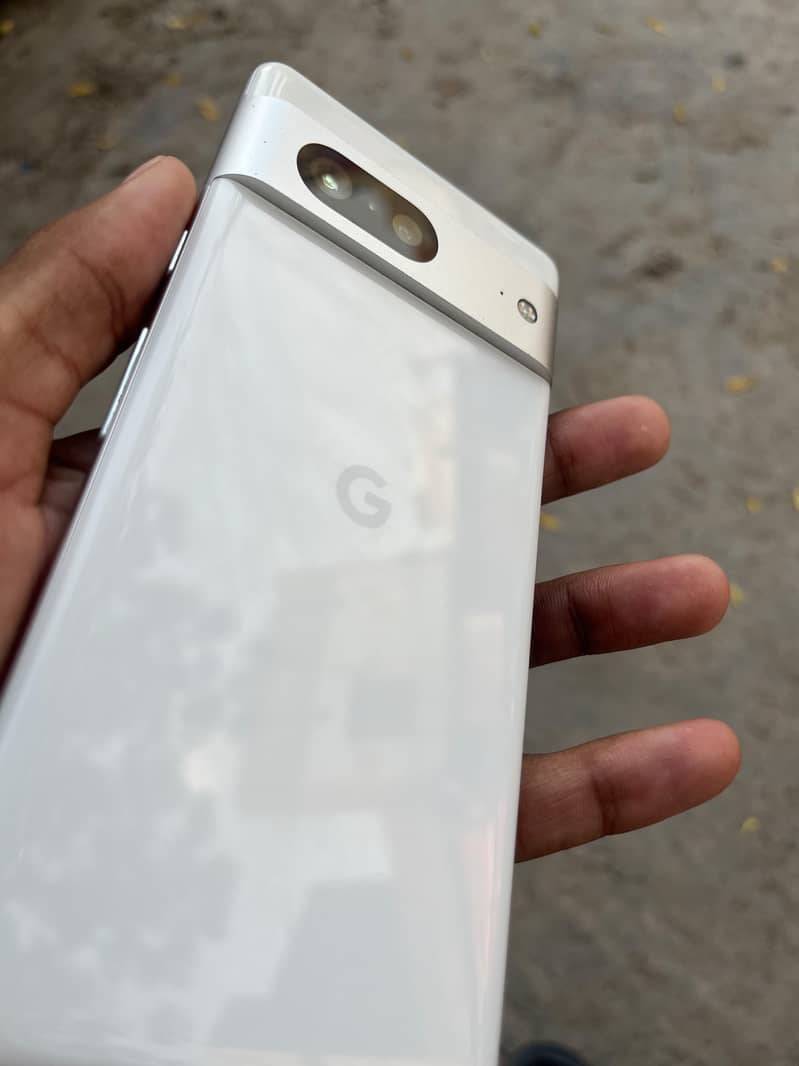 Google Pixel 7 4