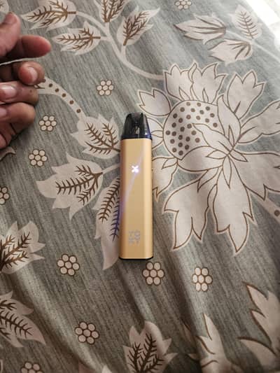 XOXY Y1 Pod System device _ Golden colour _ 450mAh