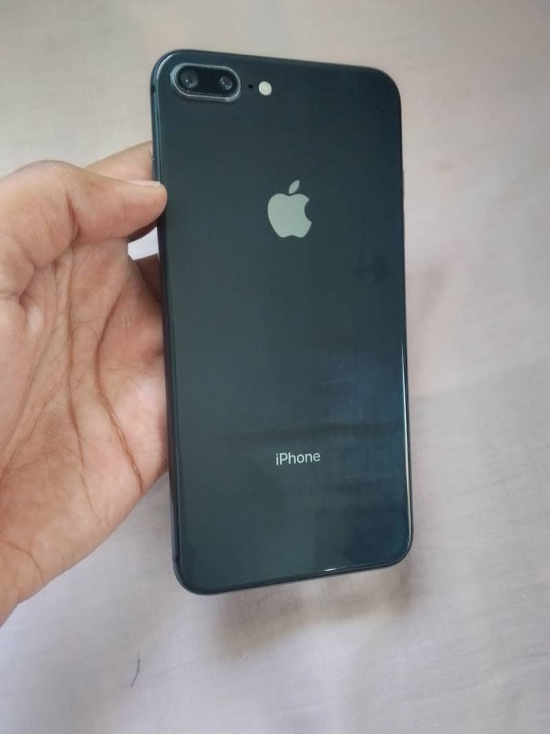 Apple iPhone 8 Plus 5