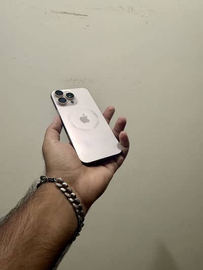 Apple iPhone 16 Pro Max